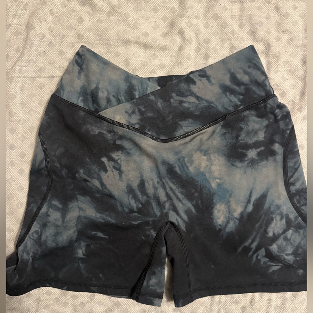 Alphalete marble shorts